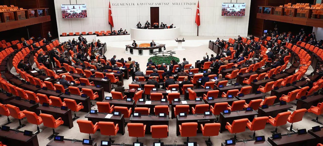 Taslak, Meclis'e sunuluyor