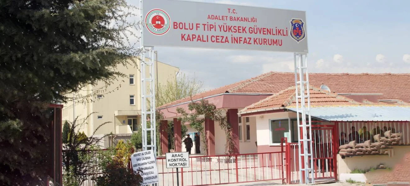 Merdiven çıkamayınca hücreye atıldı