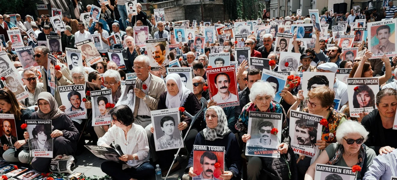 Bakan sözünün arkasında dursun