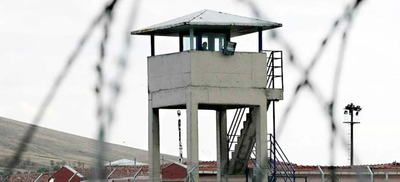 Cezaevlerine tam yansımalı