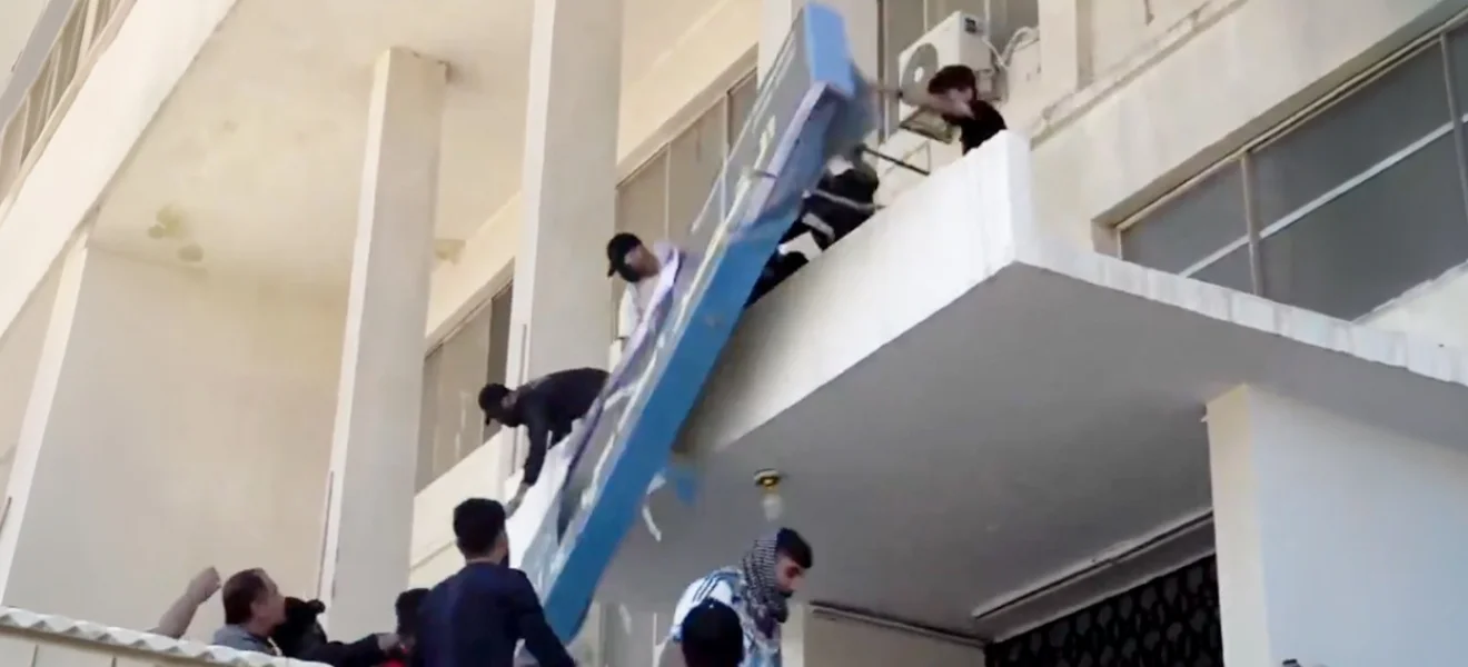 Kürtçeyi silersen tabela sökülür