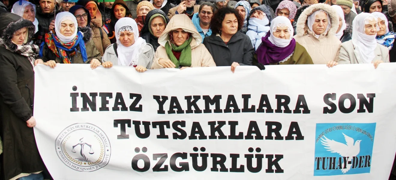 Tutsaklar ölüme sürükleniyor