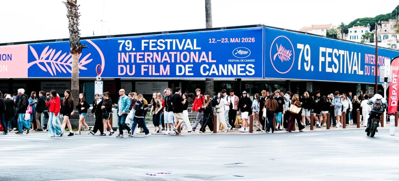 Cannes kendi köyüne döndü