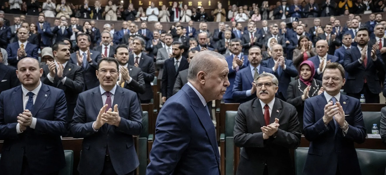AKP, 'norm dışı' bir devlettir