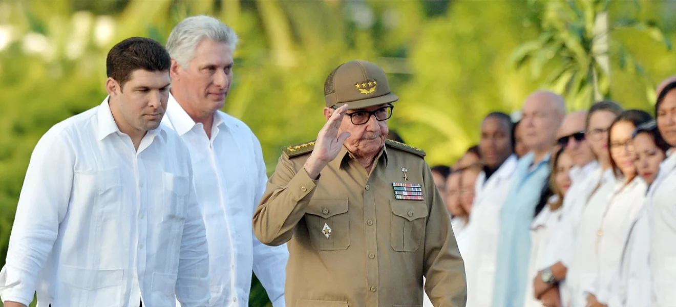 Küba’ya Maduro komplosu!