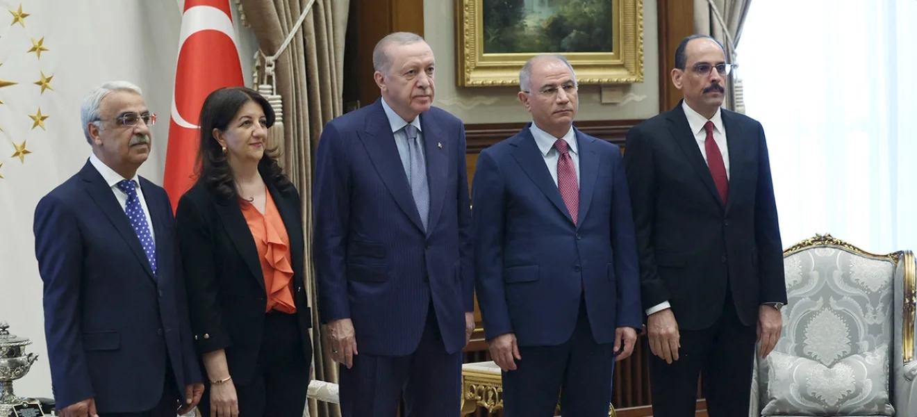 Kontrollü oyalama politikası