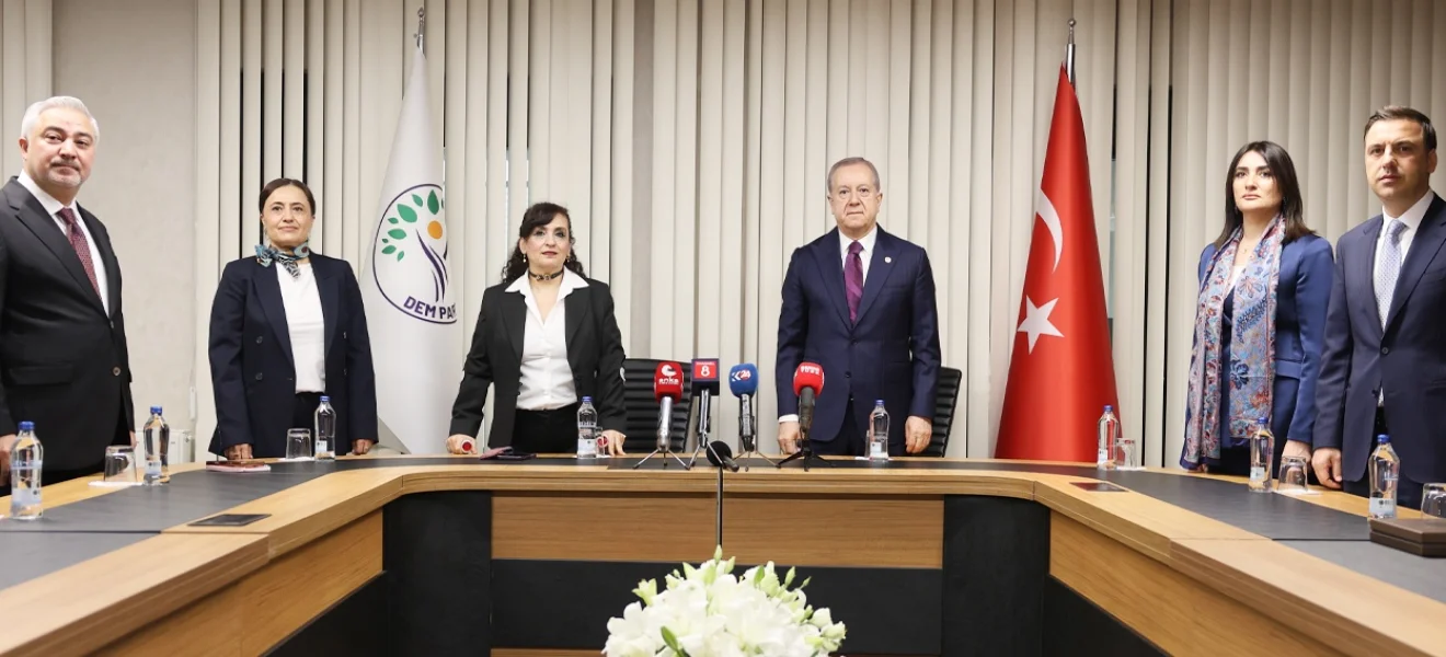 Partiler bayramlaştı