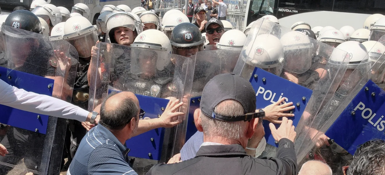 Tek çıkar yol demokrasi bloku