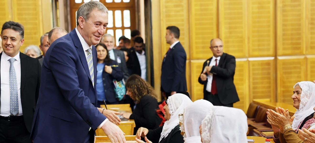 Siyasi darbeleri bırak sürecin yasasını çıkar