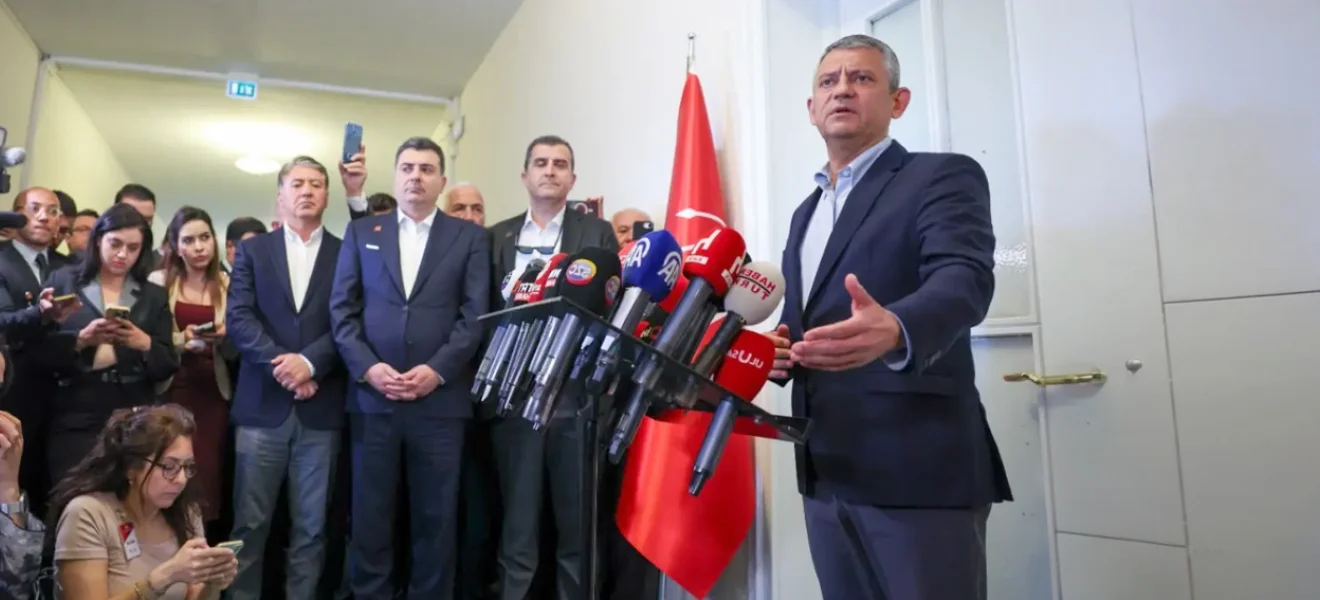 CHP'de Grup düğümü çözülmedi