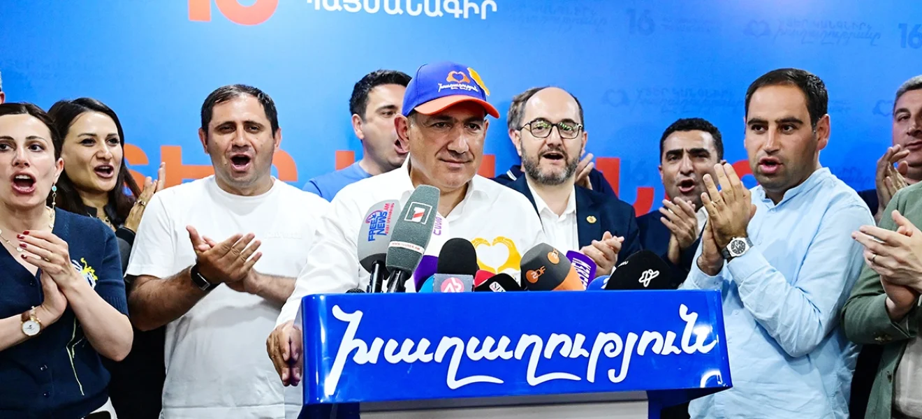 Ermenistan’da seçimleri Paşinyan kazandı