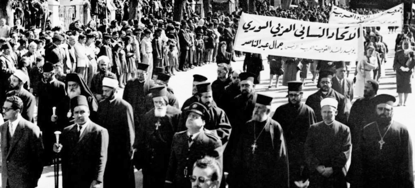 Kurucu kimlikten eşit vatandaşlığa