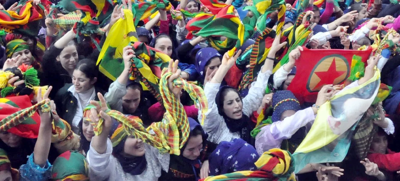 Devrimin sonrasında değil içinde yer aldılar