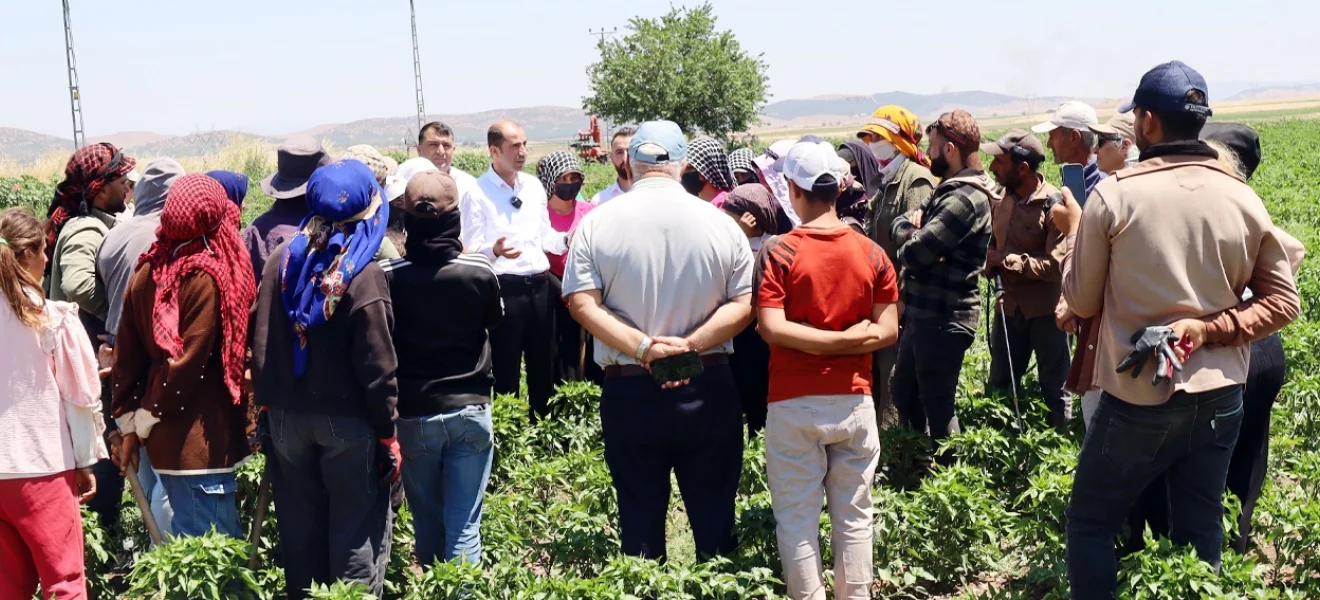 Eşbaşkanlar halkı dinliyor