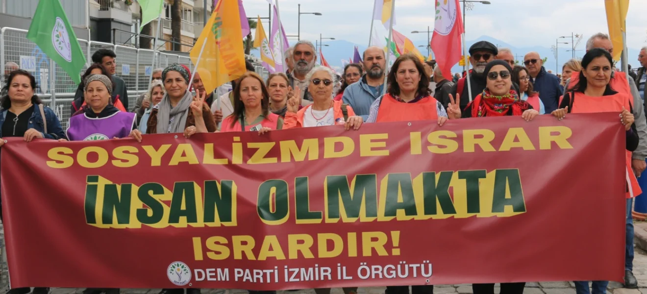 Süreç kapitalizme karşı