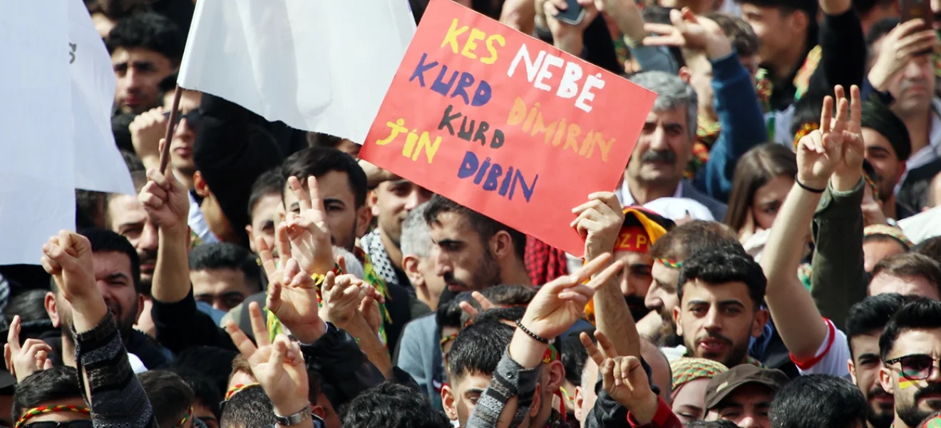 Bütün Kürtler birleşin!