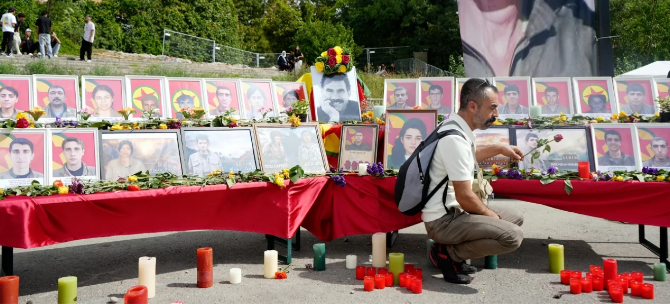 İsviçre şehitlerini andı