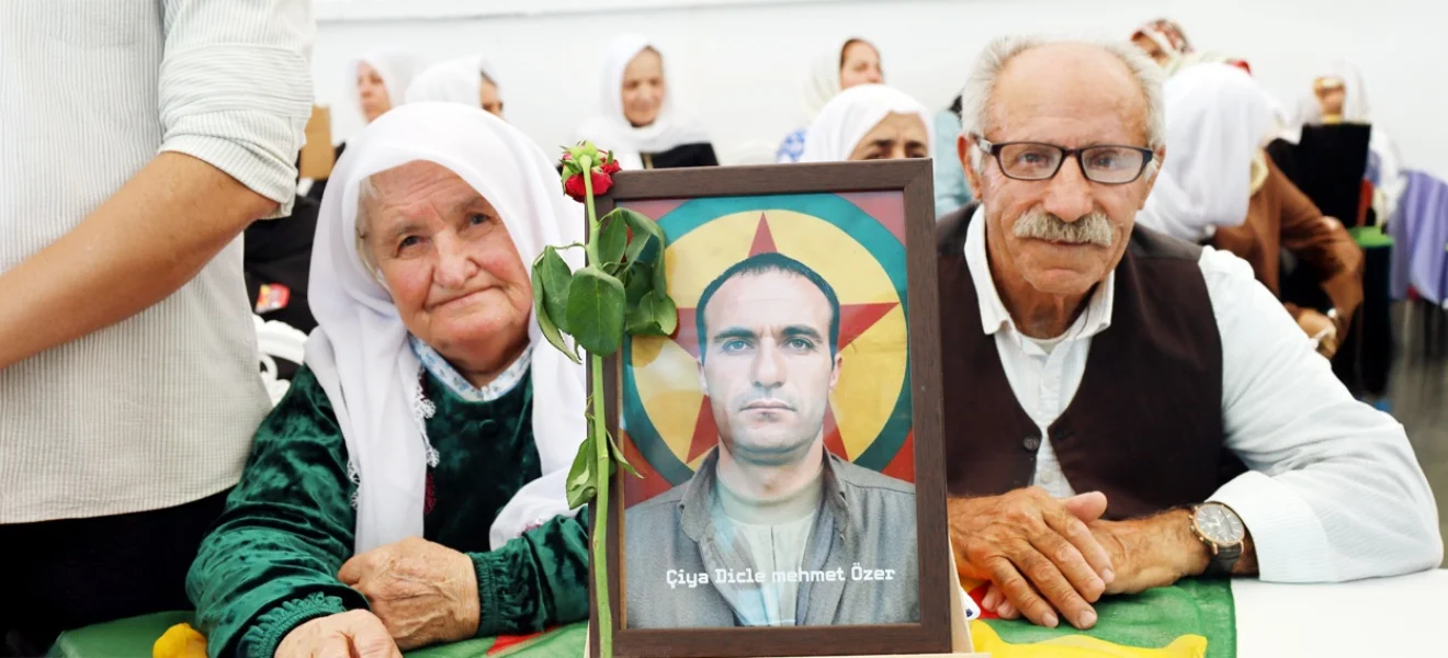 Birini yitirdim, diğerini görebileyim