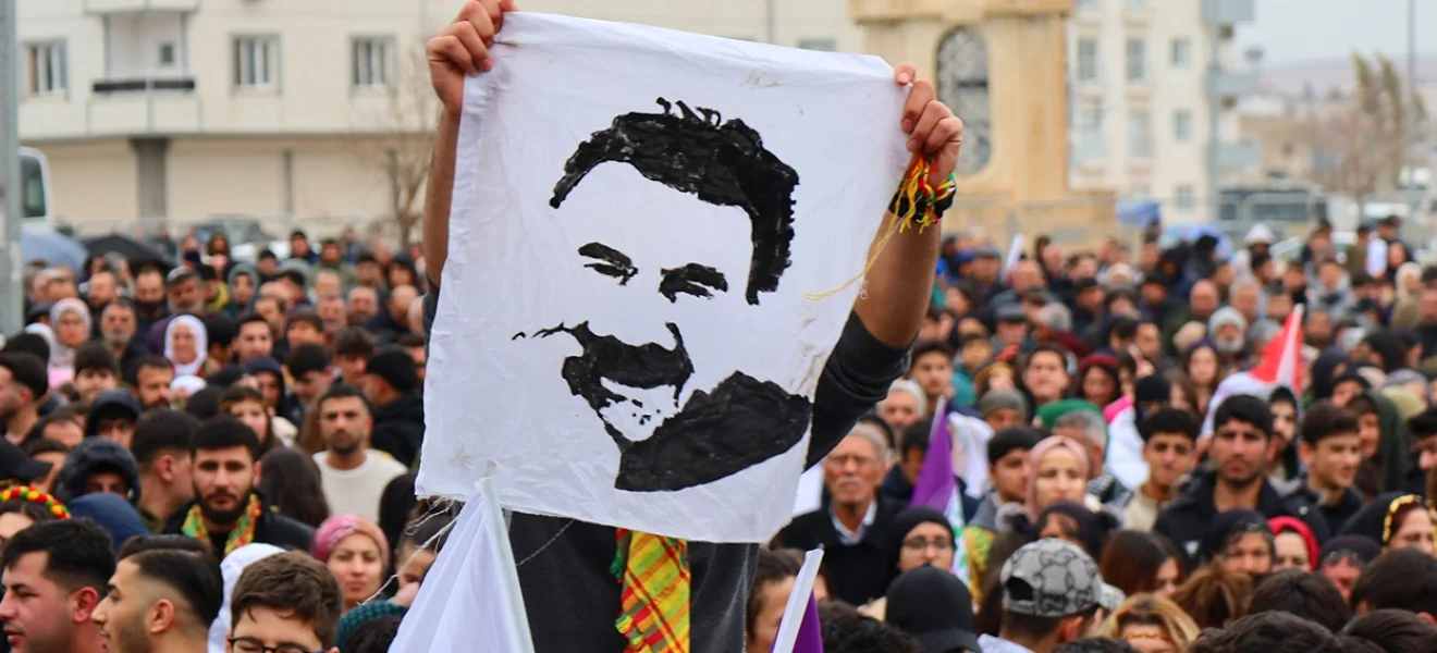 Hakikatin bütünlüklü aynası