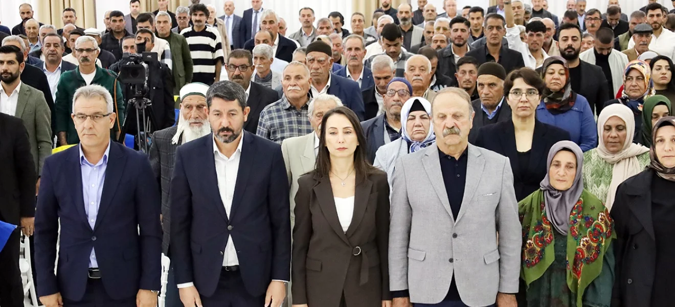MGK neyi bekliyor?