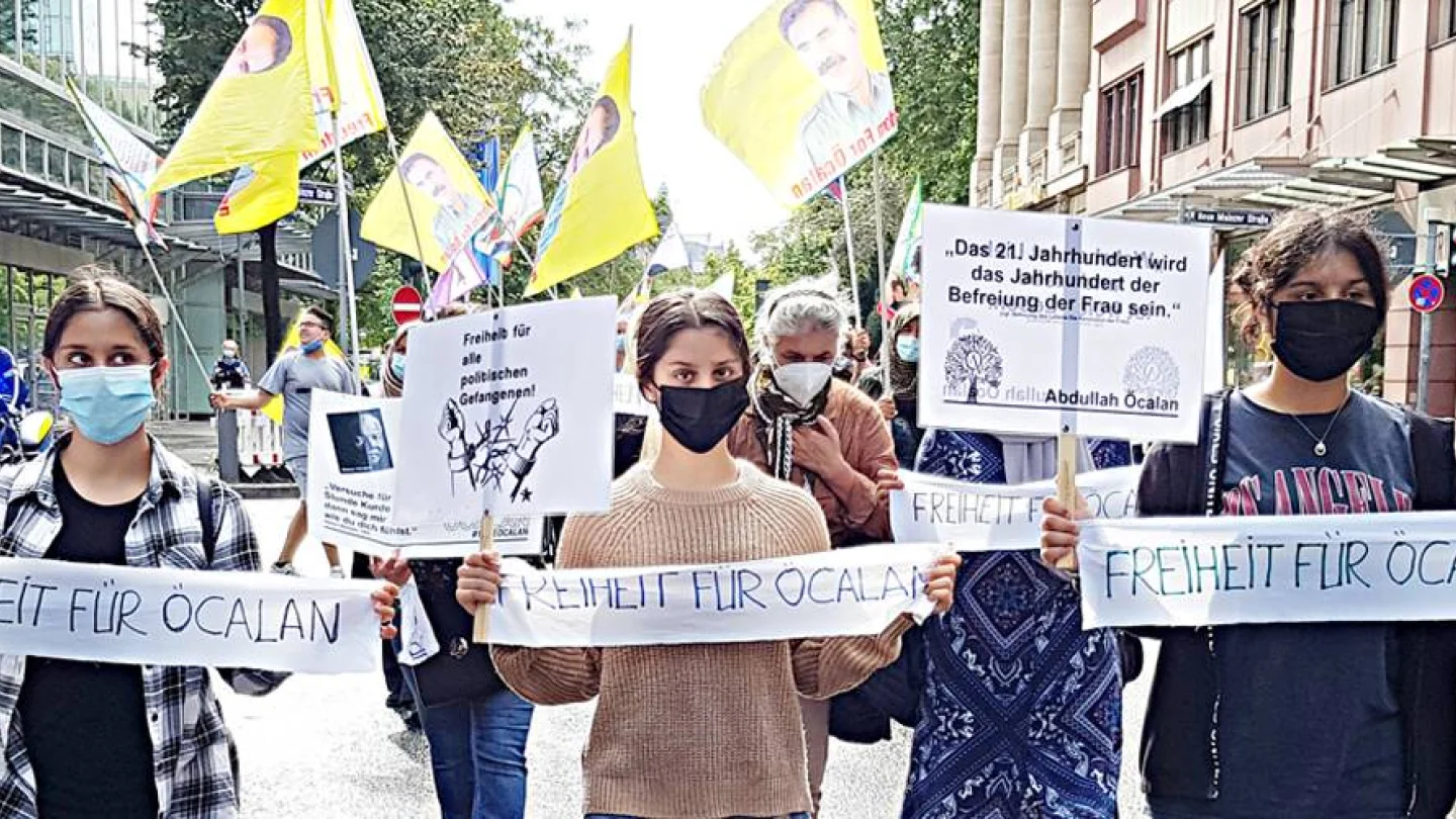 Dem Dema Azadiyê ye