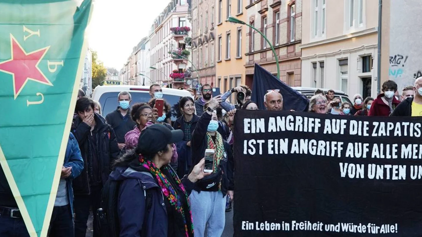 Zapatistalar Frankfurt'ta