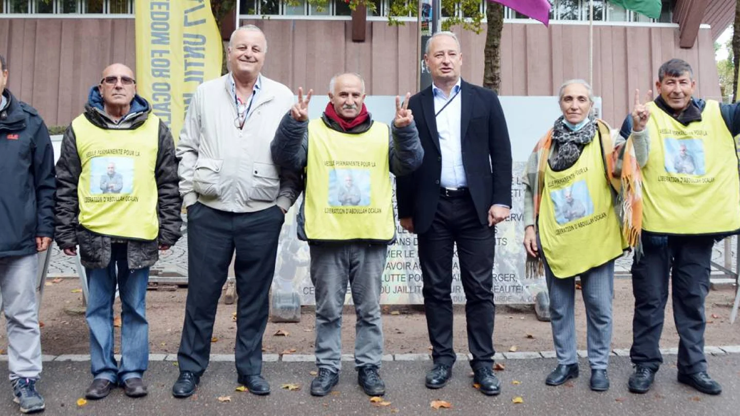 AP Kürt Dostluk Grubu, nöbet eylemini ziyaret etti