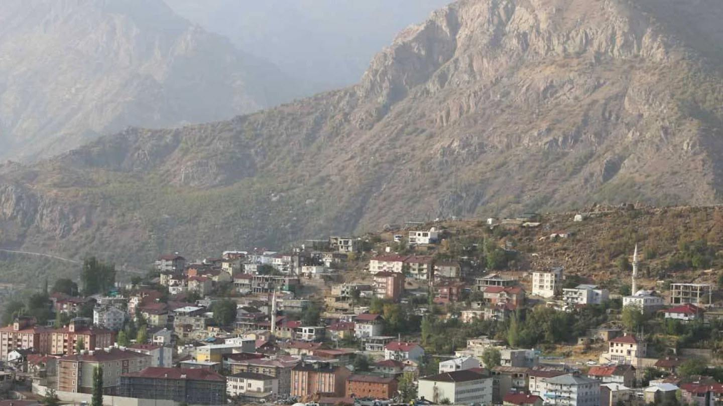 Şırnak'ın Beytüşşebap ilçesinde aylardır su sorunu yaşanıyor. 