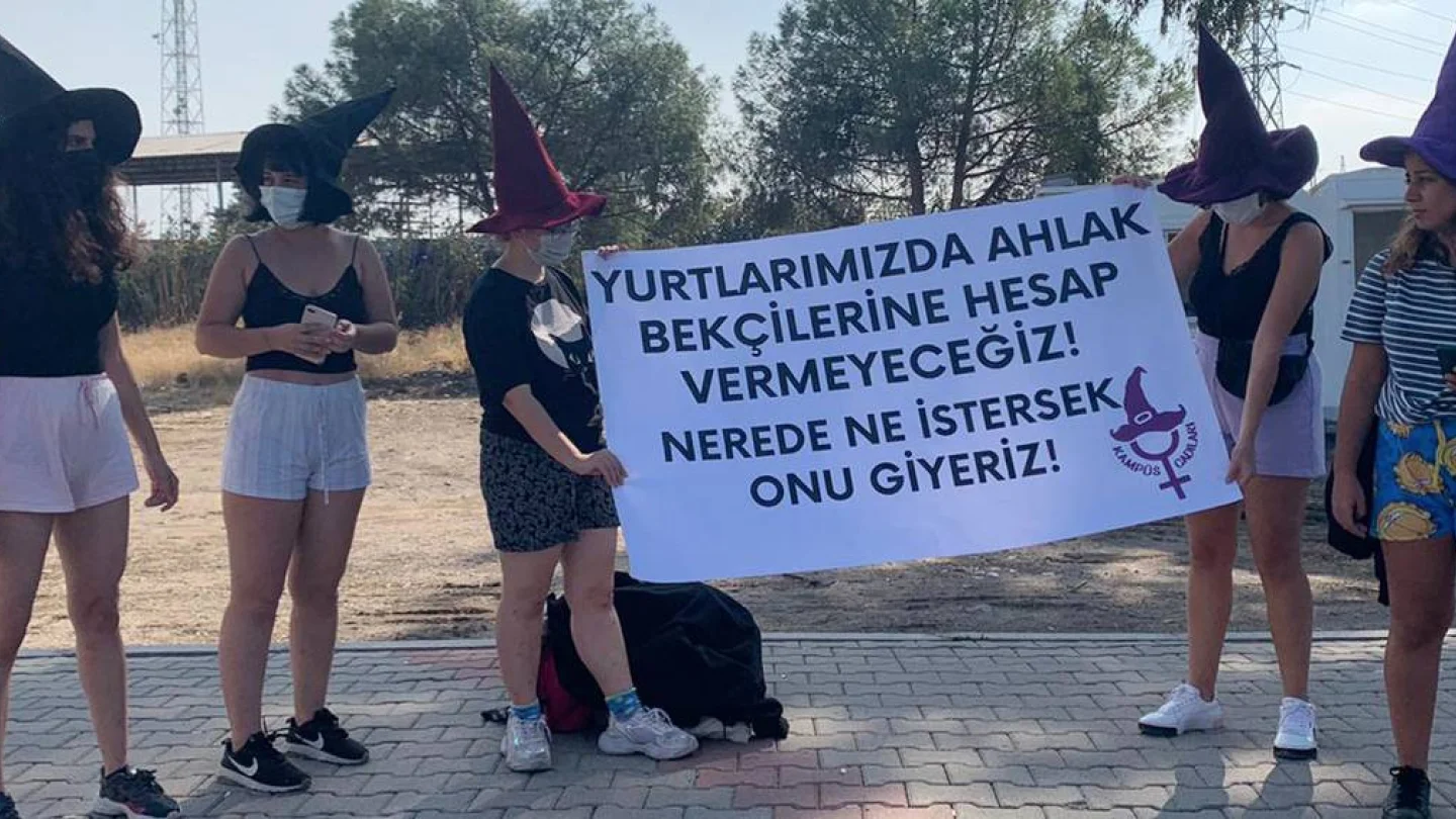 Kampüs Cadıları