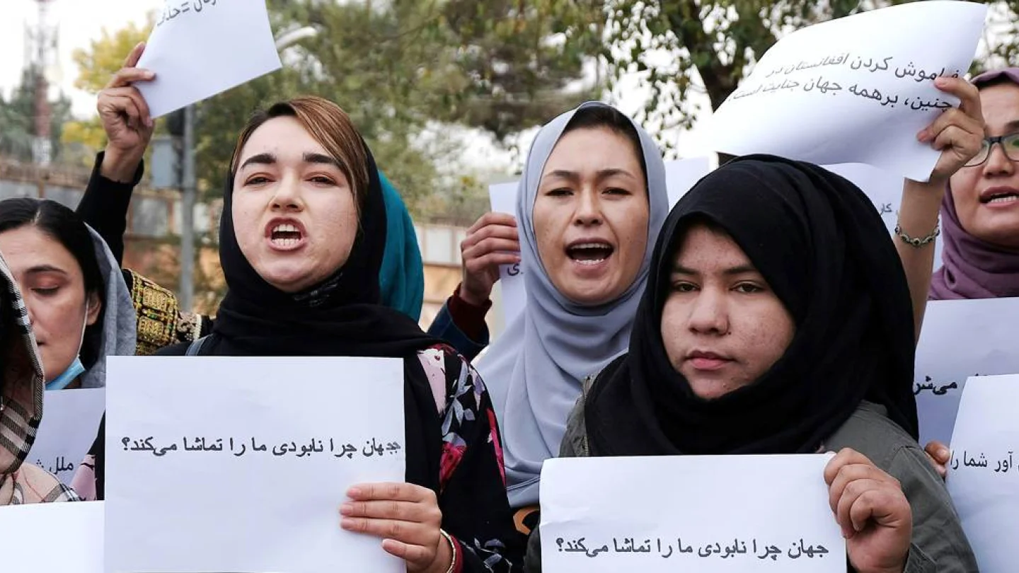 Kadınlar Afganistan'da dünyanın sessizliğini protesto ediyor / Foto: Afp