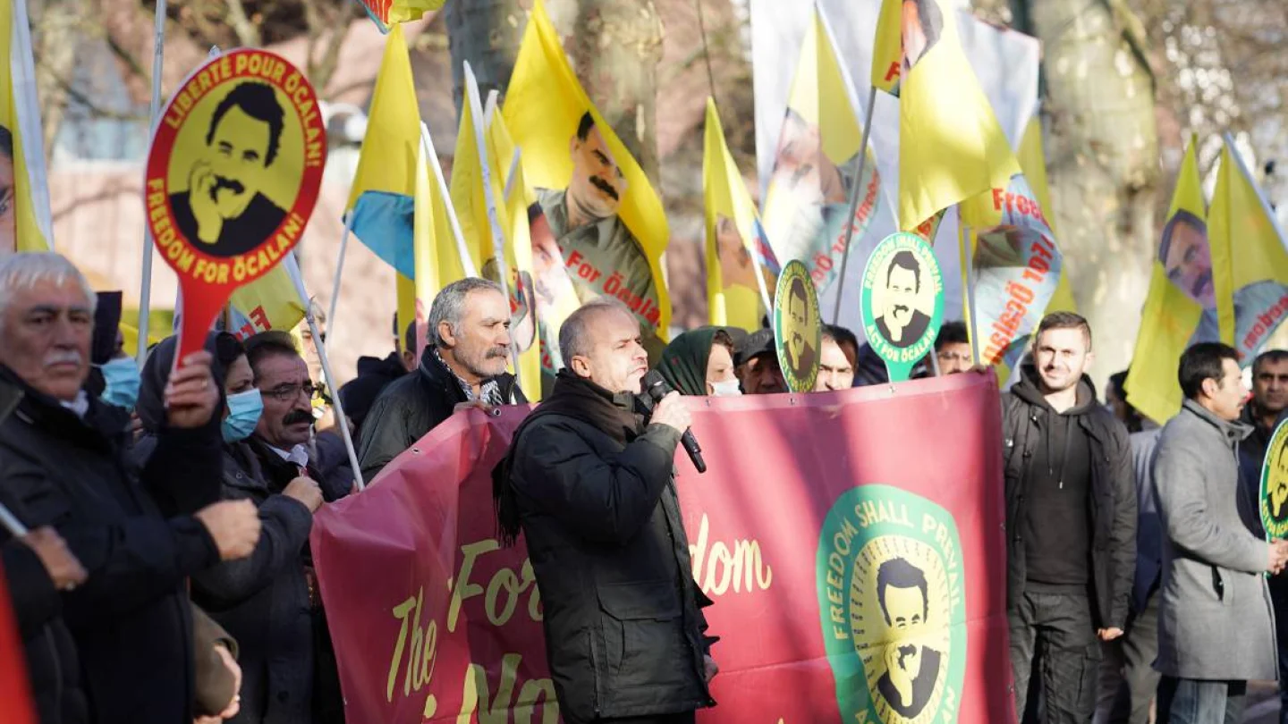 Kürtler Avrupa Konseyi önünde eylemde