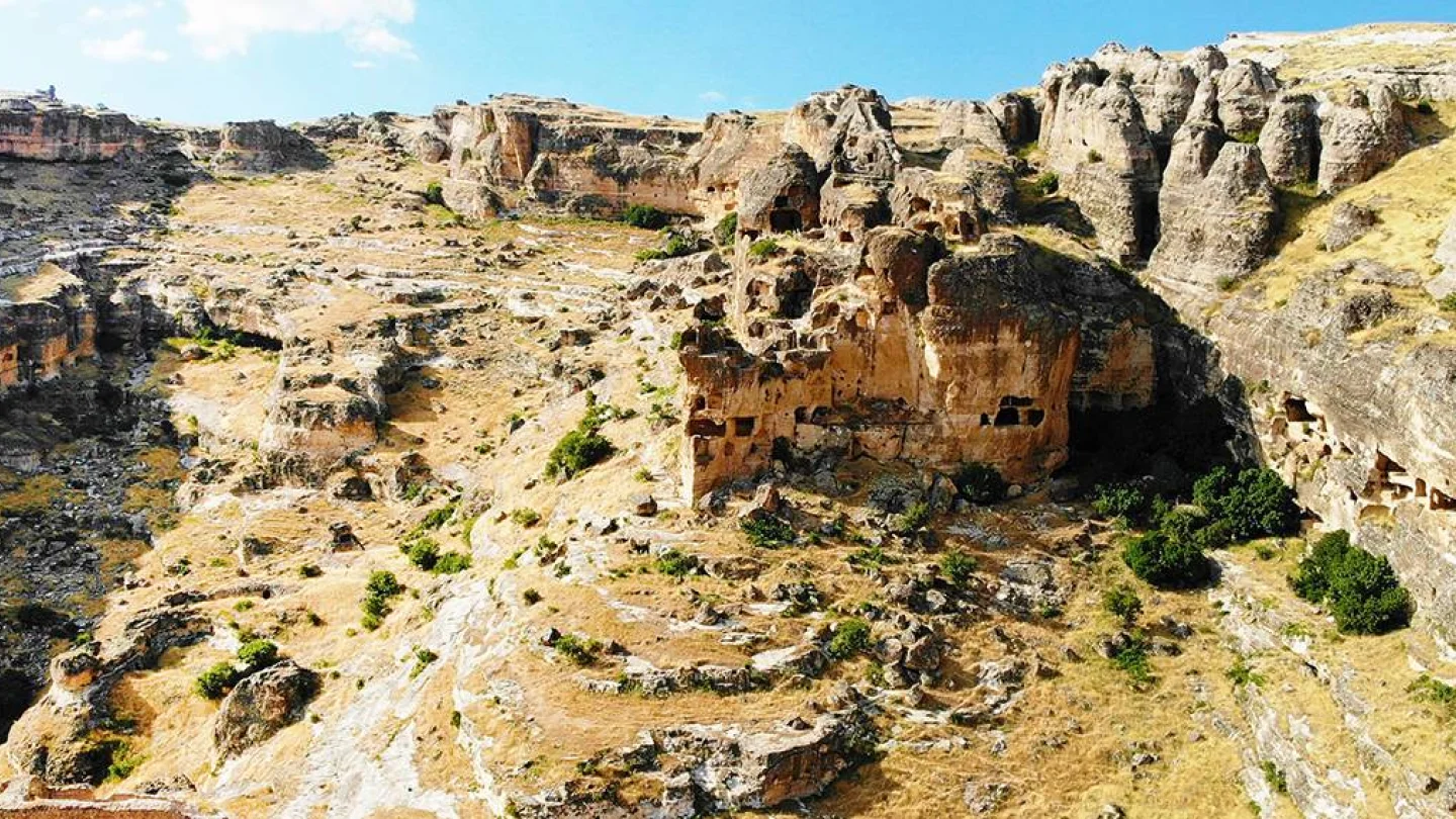 Hasuni mağaraları