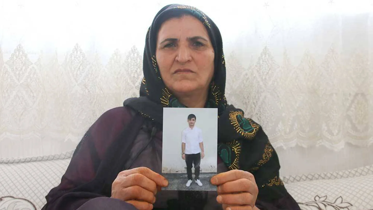  Nazlı Uyar 