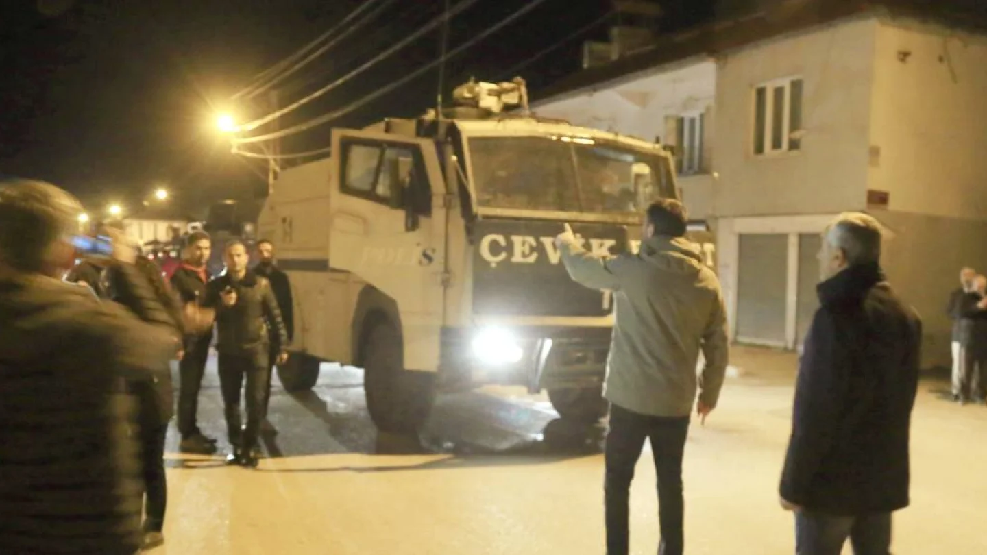 Türk polisi saldırdı