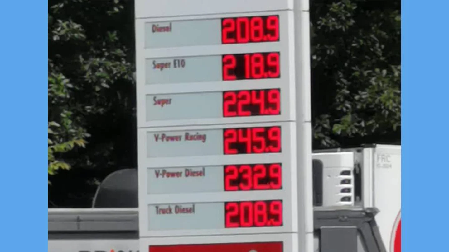 Almanya’da dün benzin fiyatları fırlayarak 2,45 euroya kadar yükseldi.