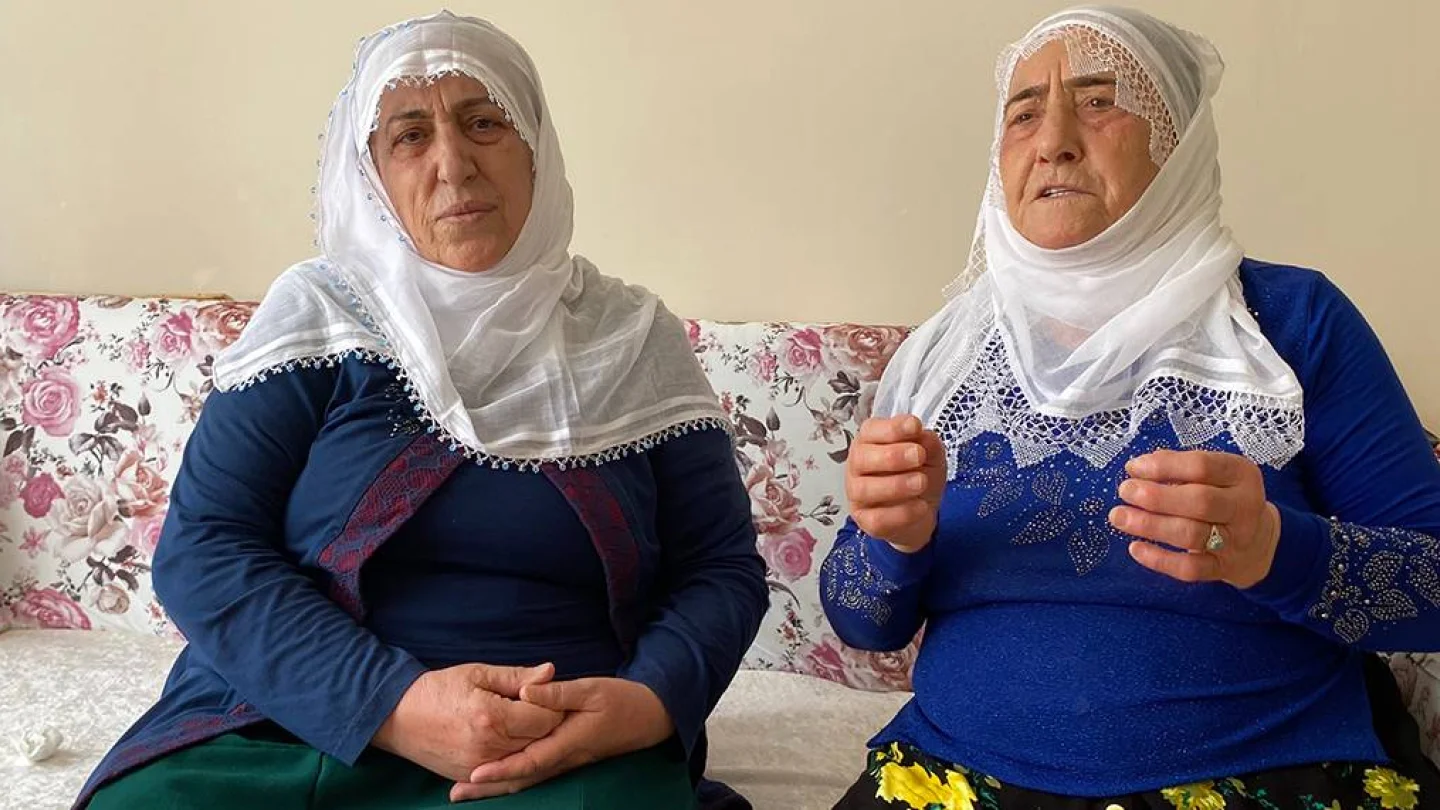 Hafız Akdemir'in Ablası Fahriye Bulut(Sol) ve Edibe Maltas(Sağ)