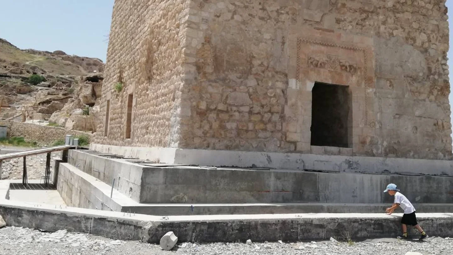 Batman Hasankeyf’te bulunan Küçük Saray