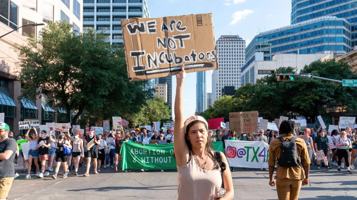ABD'nin Teksas eyaletinde kadınlar Roe V. Wade kararını protesto ediyor / Foto: Afp