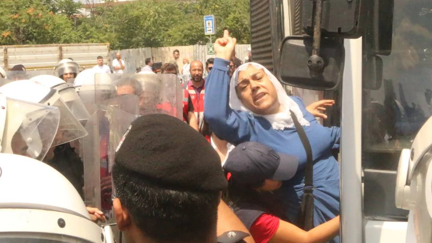İstanbul Tutsak Yakınları