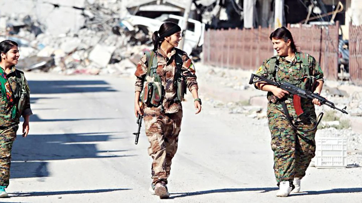 YPJ savaşçıları