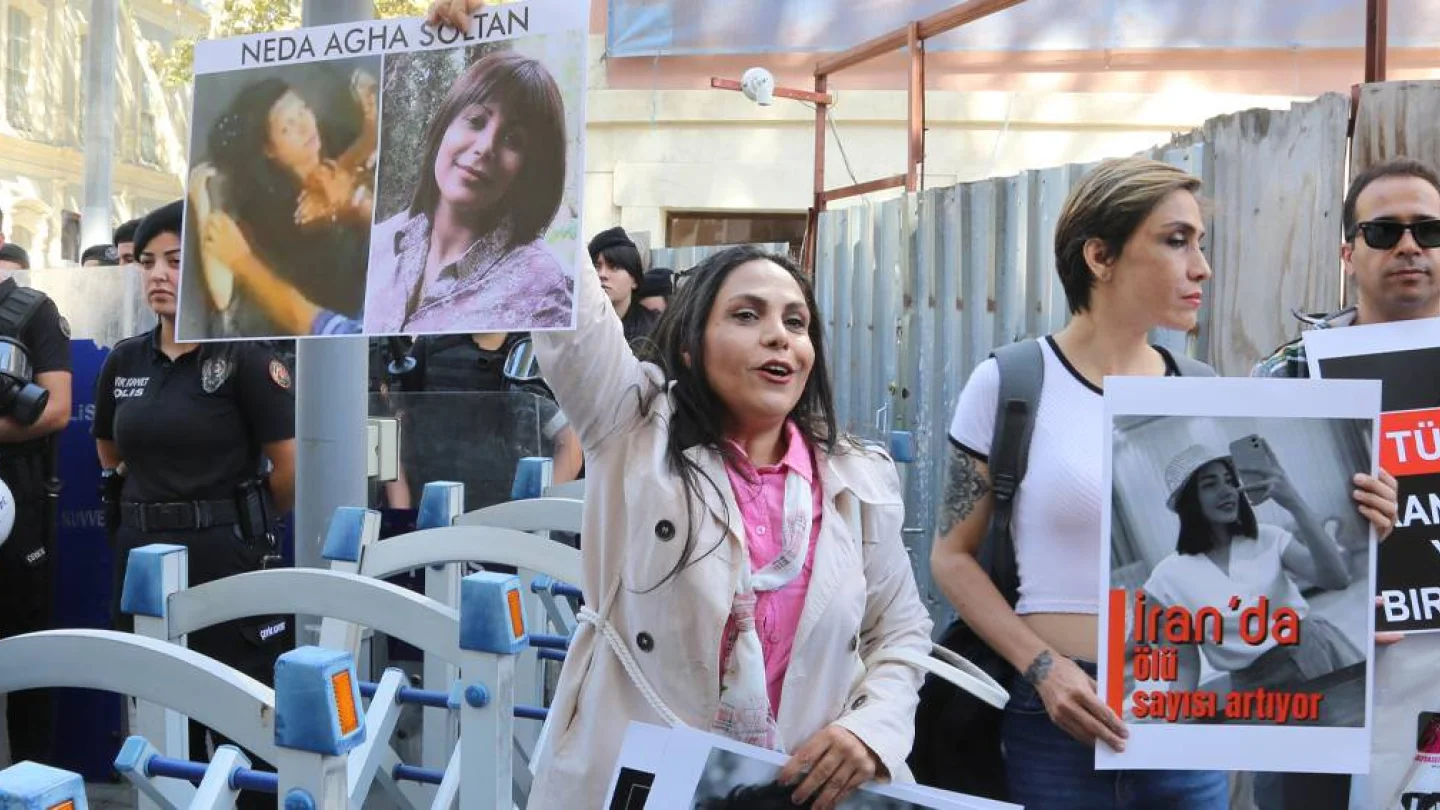  Safide Derviş