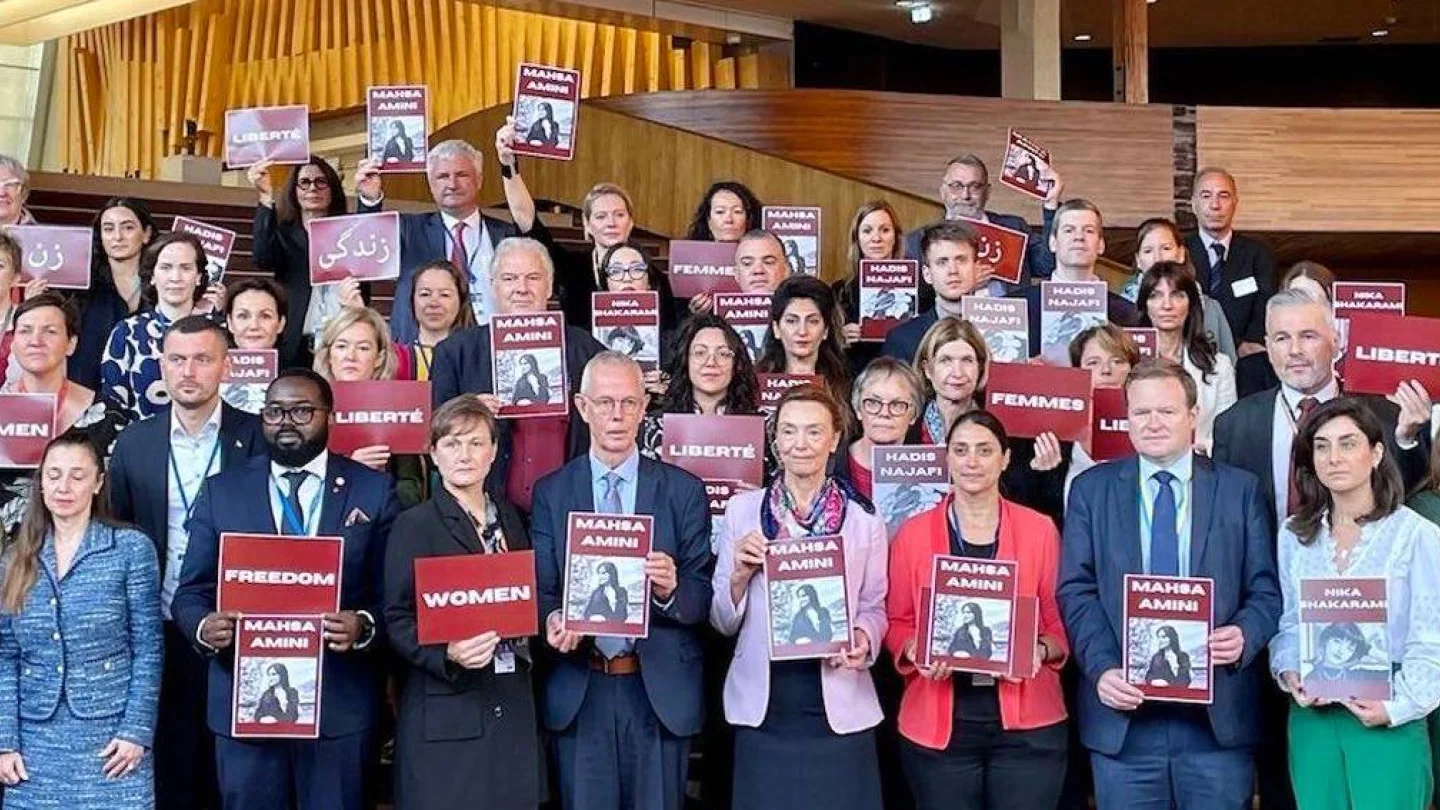 AKPM vekilleri Jîna Amînî için eylem yaptı
