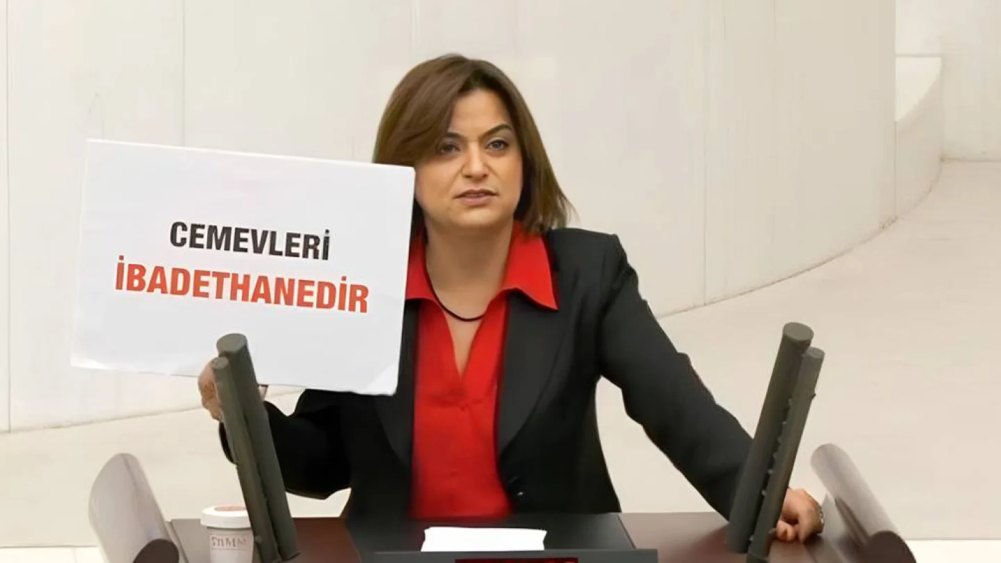 Halkların Demokratik Partisi (HDP) Milletvekili Gülistan Kılıç Koçyiğit