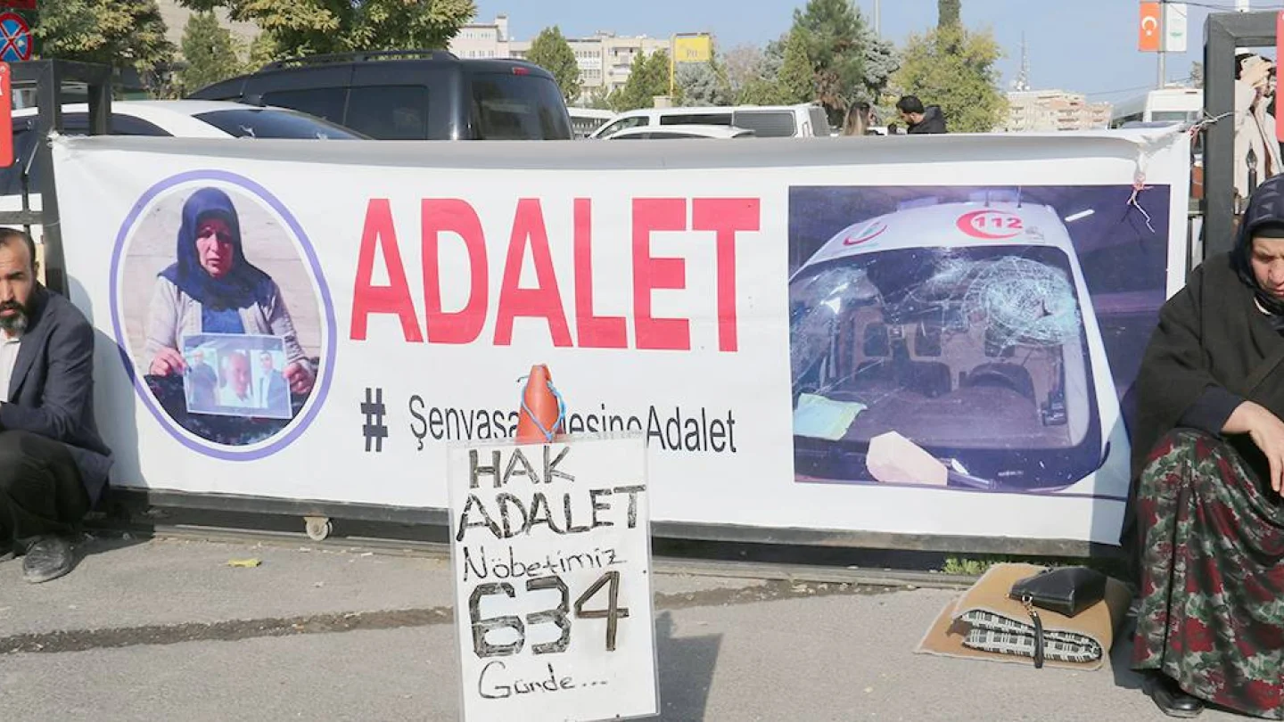 Ferit Şenyaşar, Emine Şenyaşar