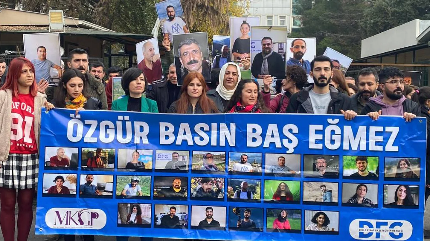 Gazeteciler için basın açıklaması