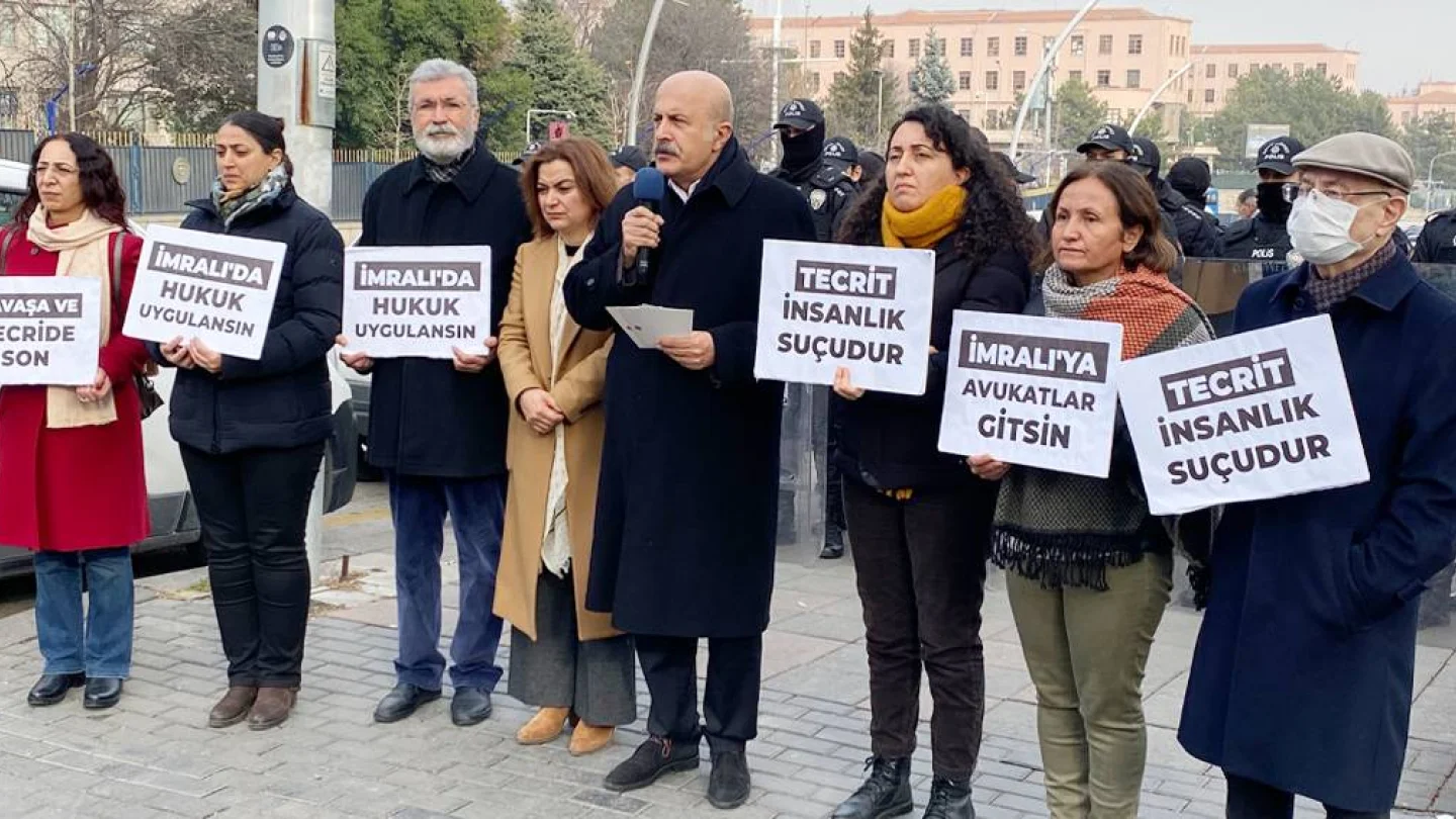 HDP milletvekillerinin Adalet Bakanlığı önündeki nöbet eylemi 6. gününde