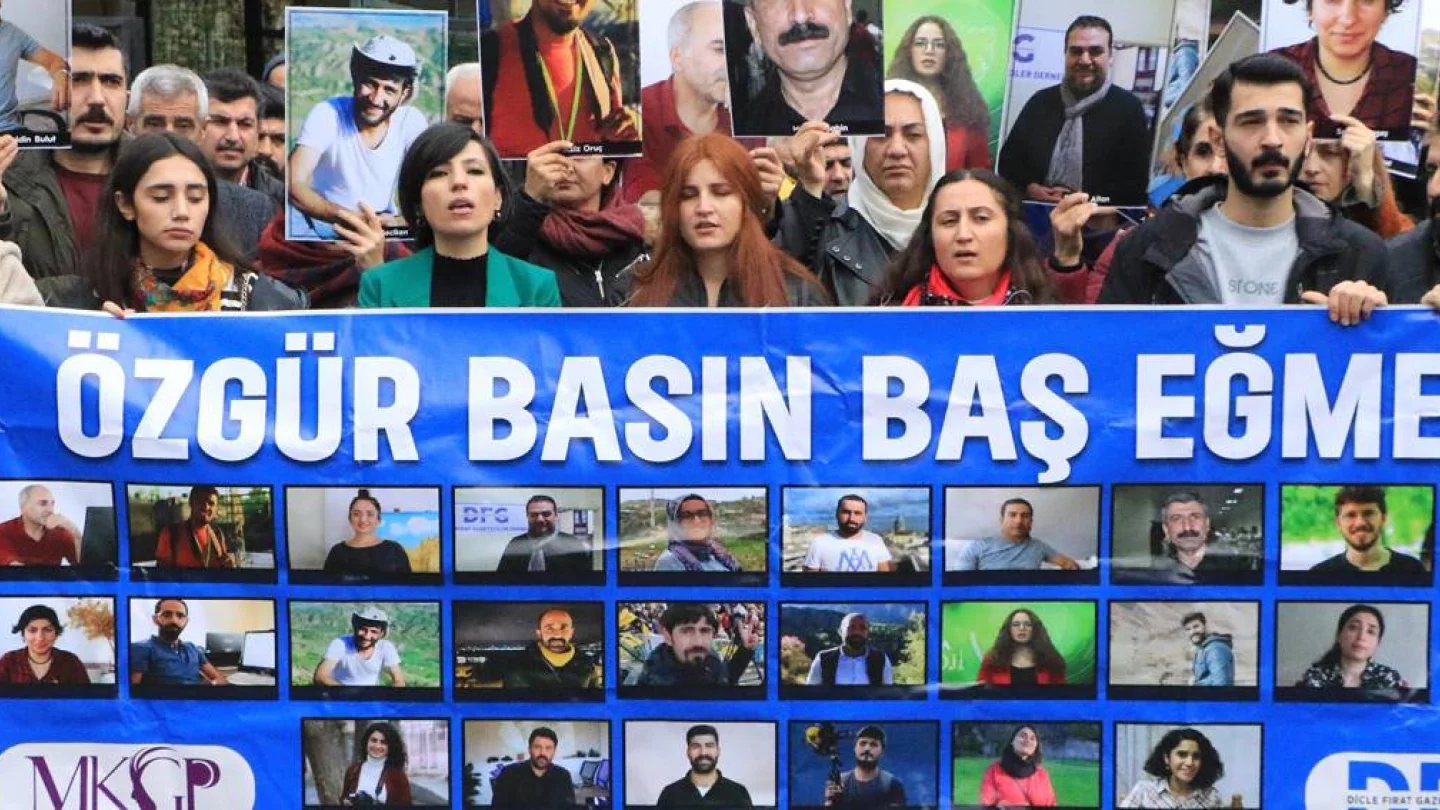 Gazeteciler için basın açıklaması