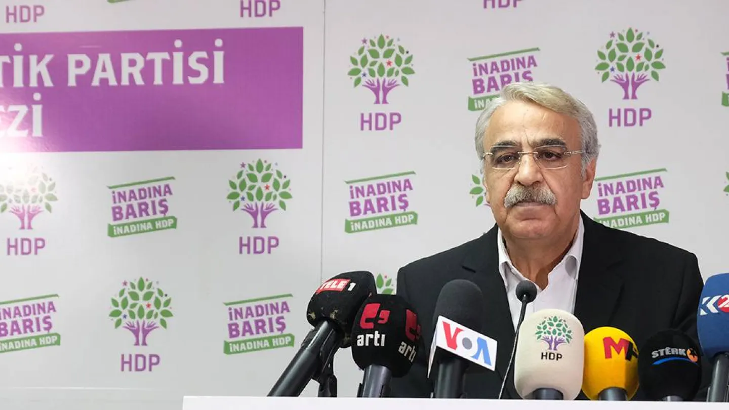 Halkların Demokratik Partisi  Eşbaşkanı Mithat Sancar