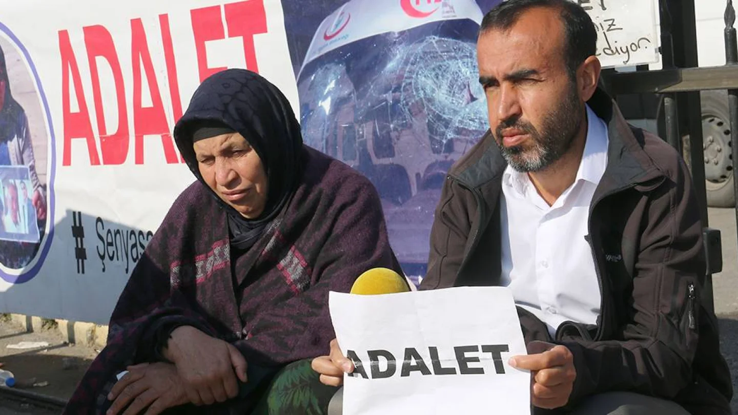 Emine Şenyaşar, Ferit Şenyaşar