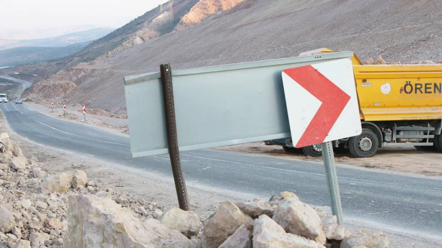 Siirt'te bitmeyen 32 kilometrelik duble yol 